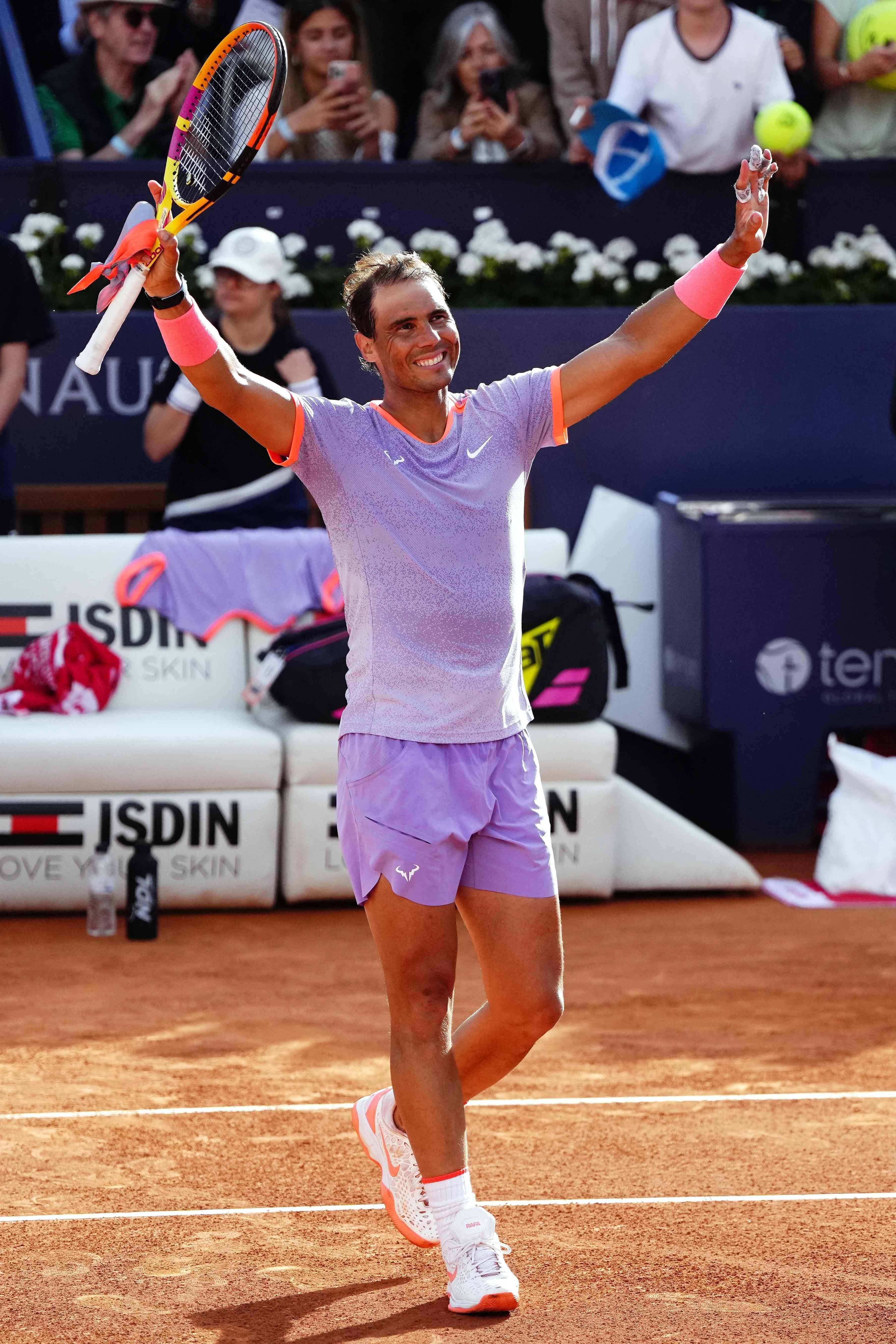 爱游戏-纳达尔重返赛场，最后时刻胜出首场状态出色，巴塞罗那观众沸腾！