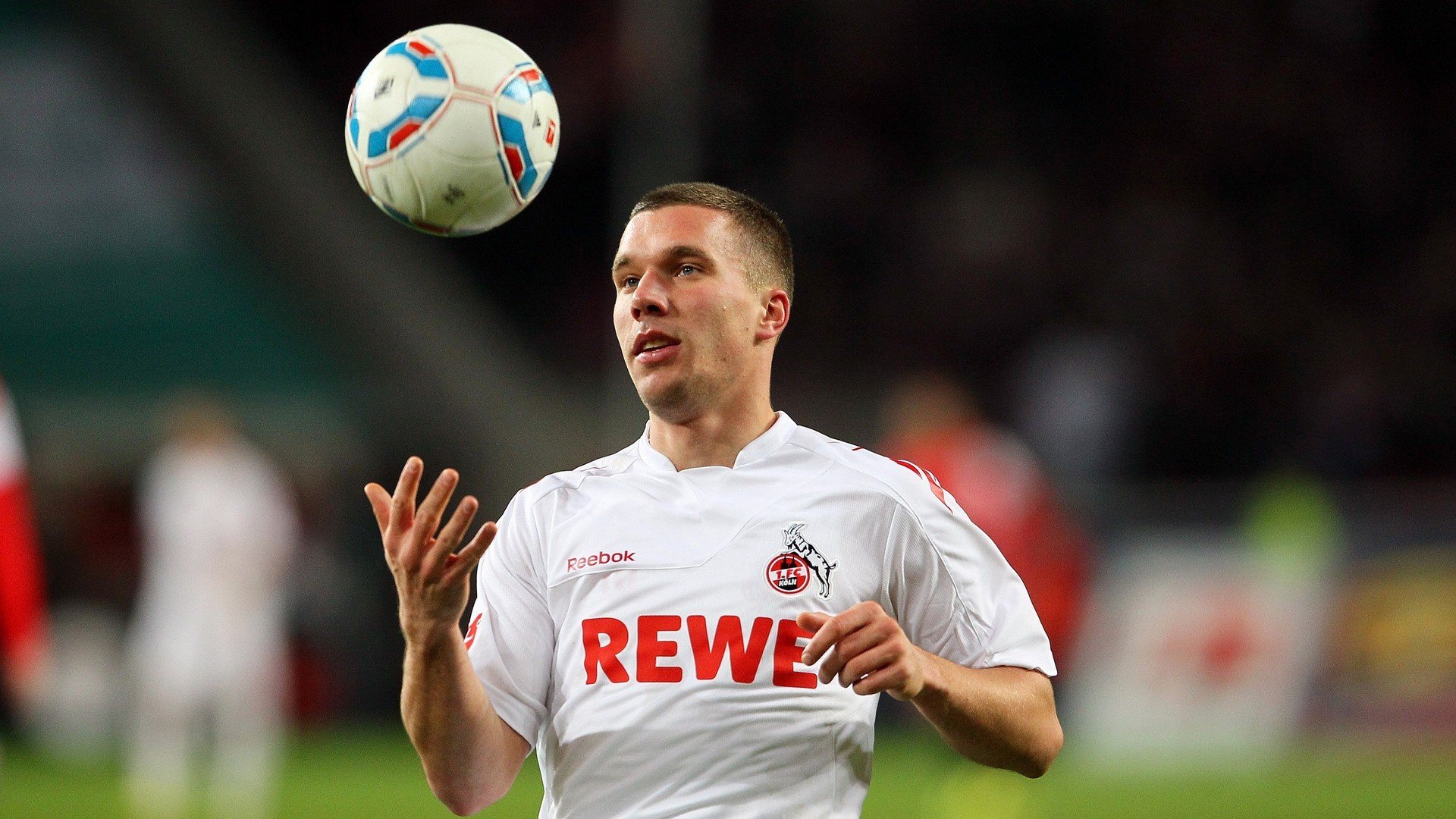 爱游戏体育-阿森纳前途光明！，哈兰德新星领先优势明显表现突出引发球迷热议